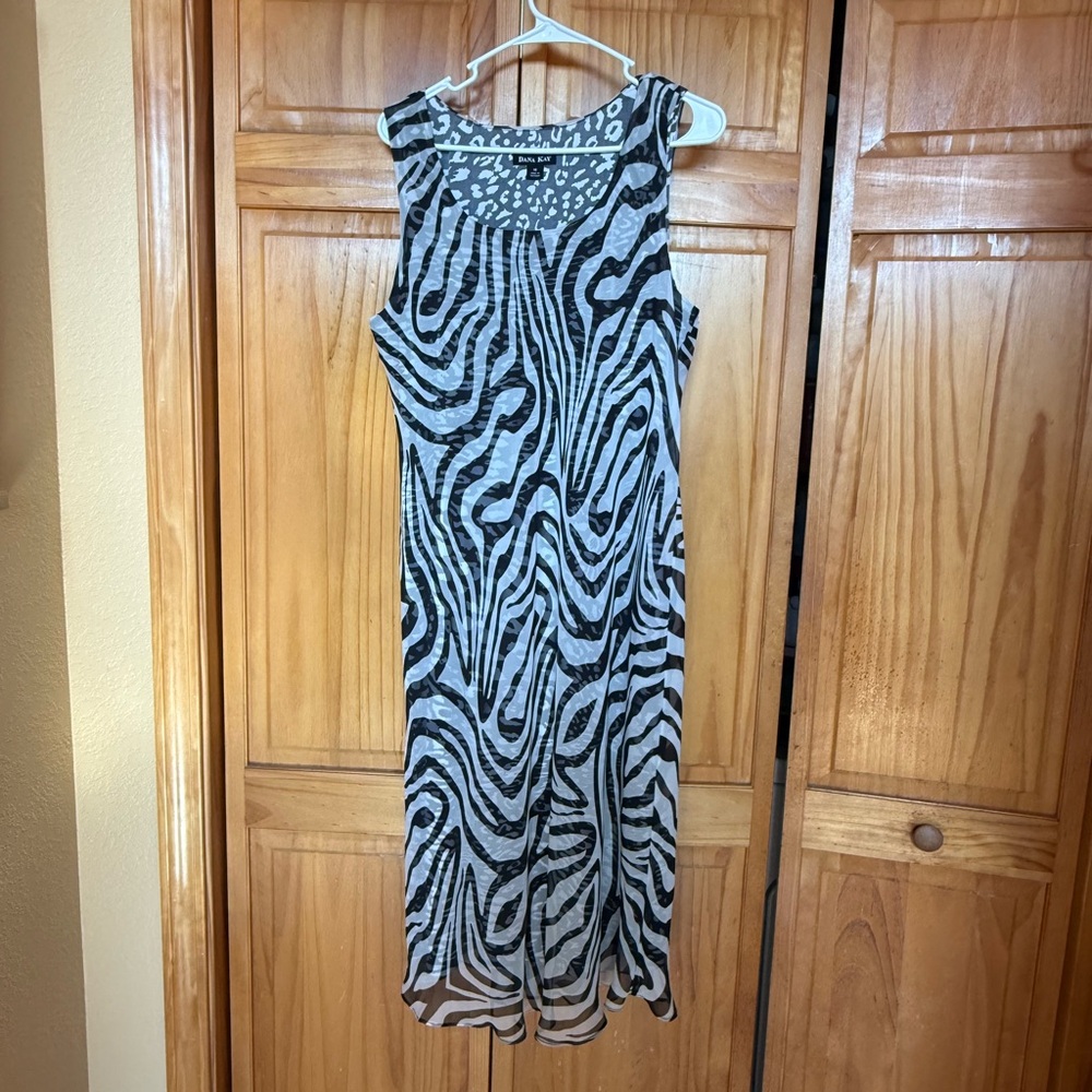 Gorgeous Dana Kay Black and White Patterned Summer Sundress Size 16 Evening Out